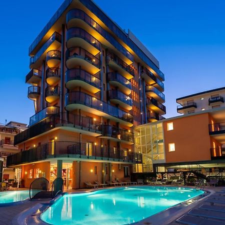 Hotel Sheila Лидо ди Йезоло Екстериор снимка
