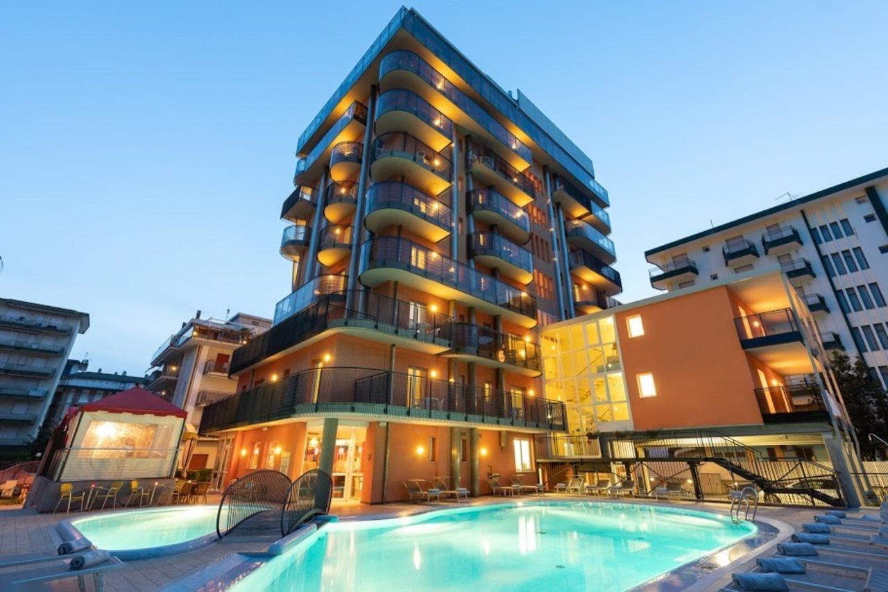 Hotel Sheila Лидо ди Йезоло Екстериор снимка