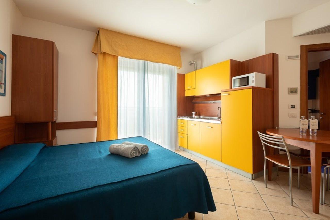Hotel Sheila Лидо ди Йезоло Екстериор снимка