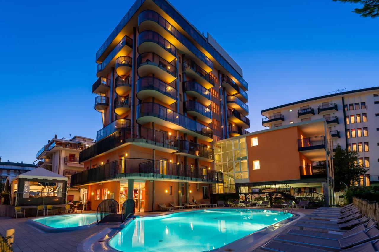 Hotel Sheila Лидо ди Йезоло Екстериор снимка