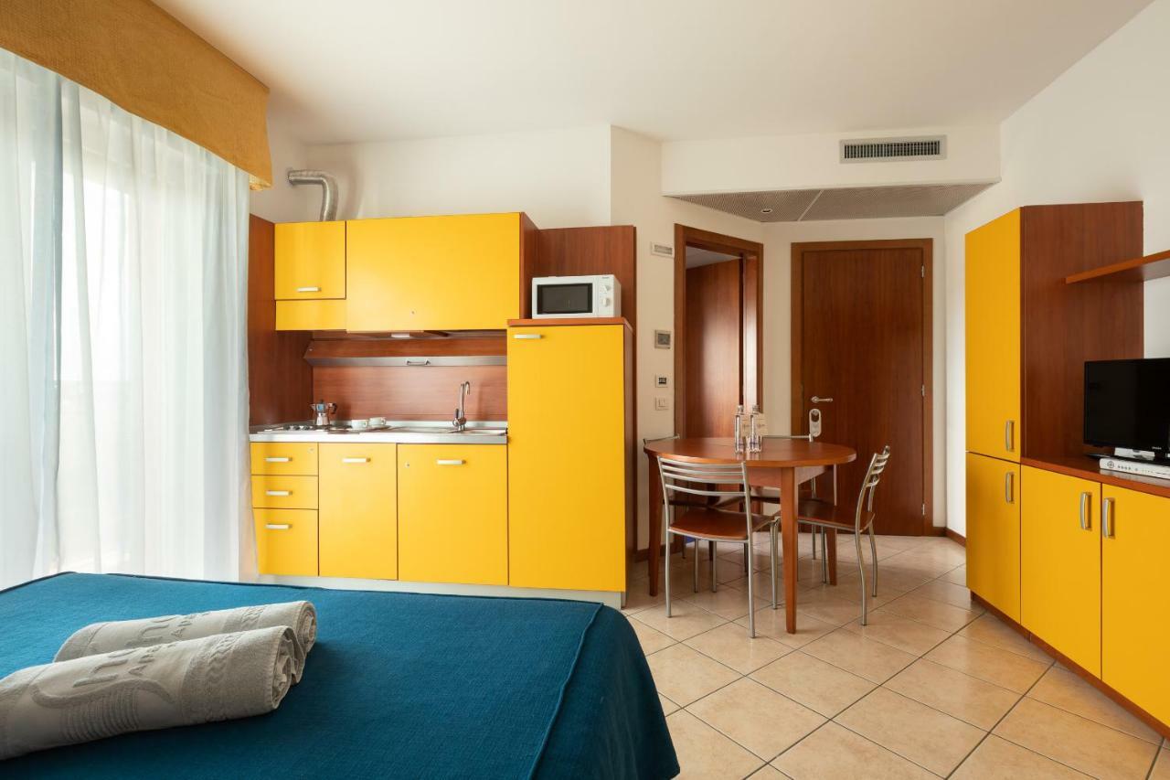 Hotel Sheila Лидо ди Йезоло Екстериор снимка