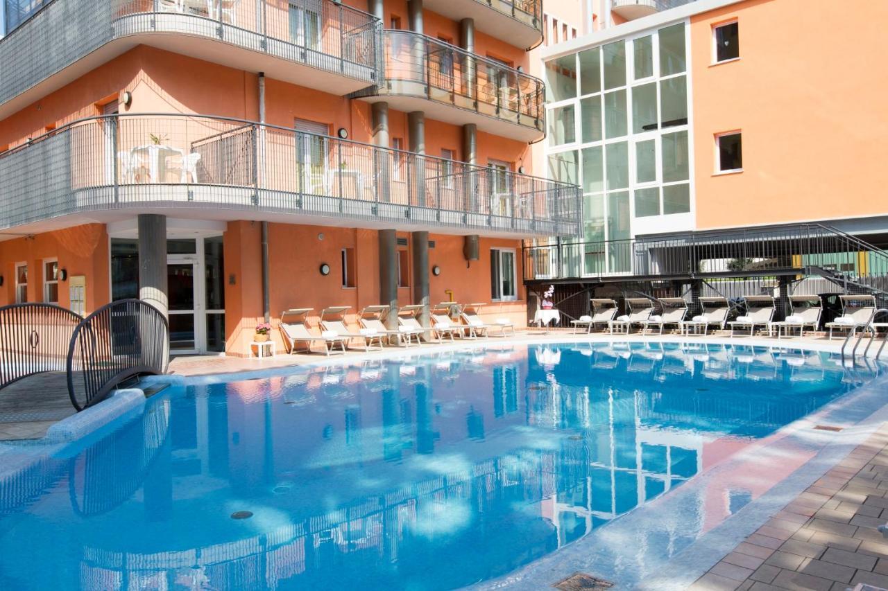 Hotel Sheila Лидо ди Йезоло Екстериор снимка